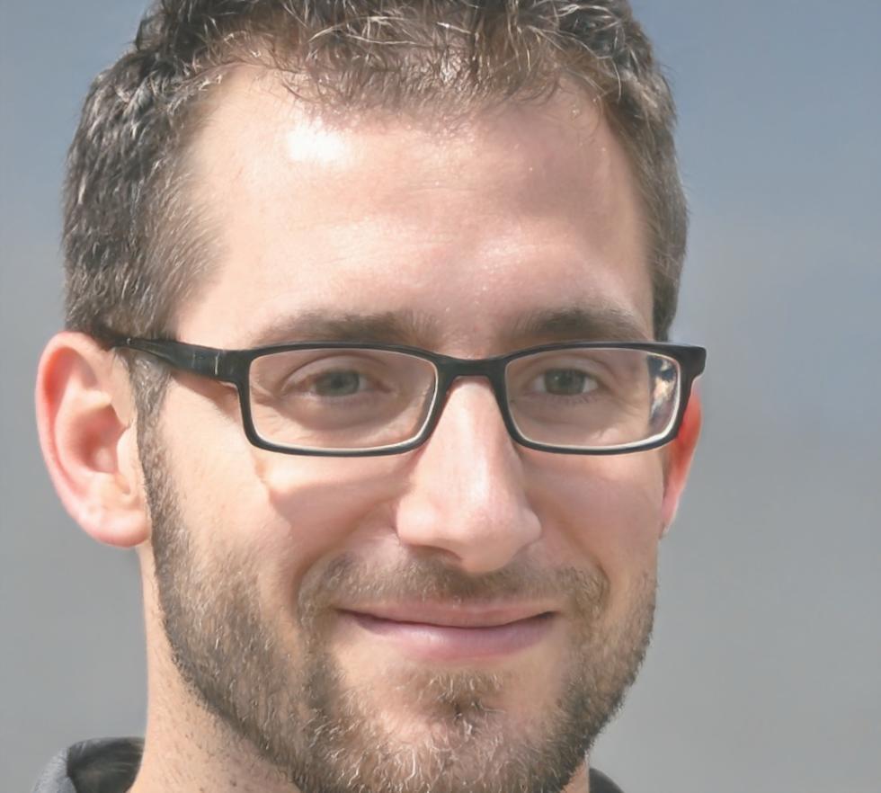 Fundraising advisor with extensive startup investment experience